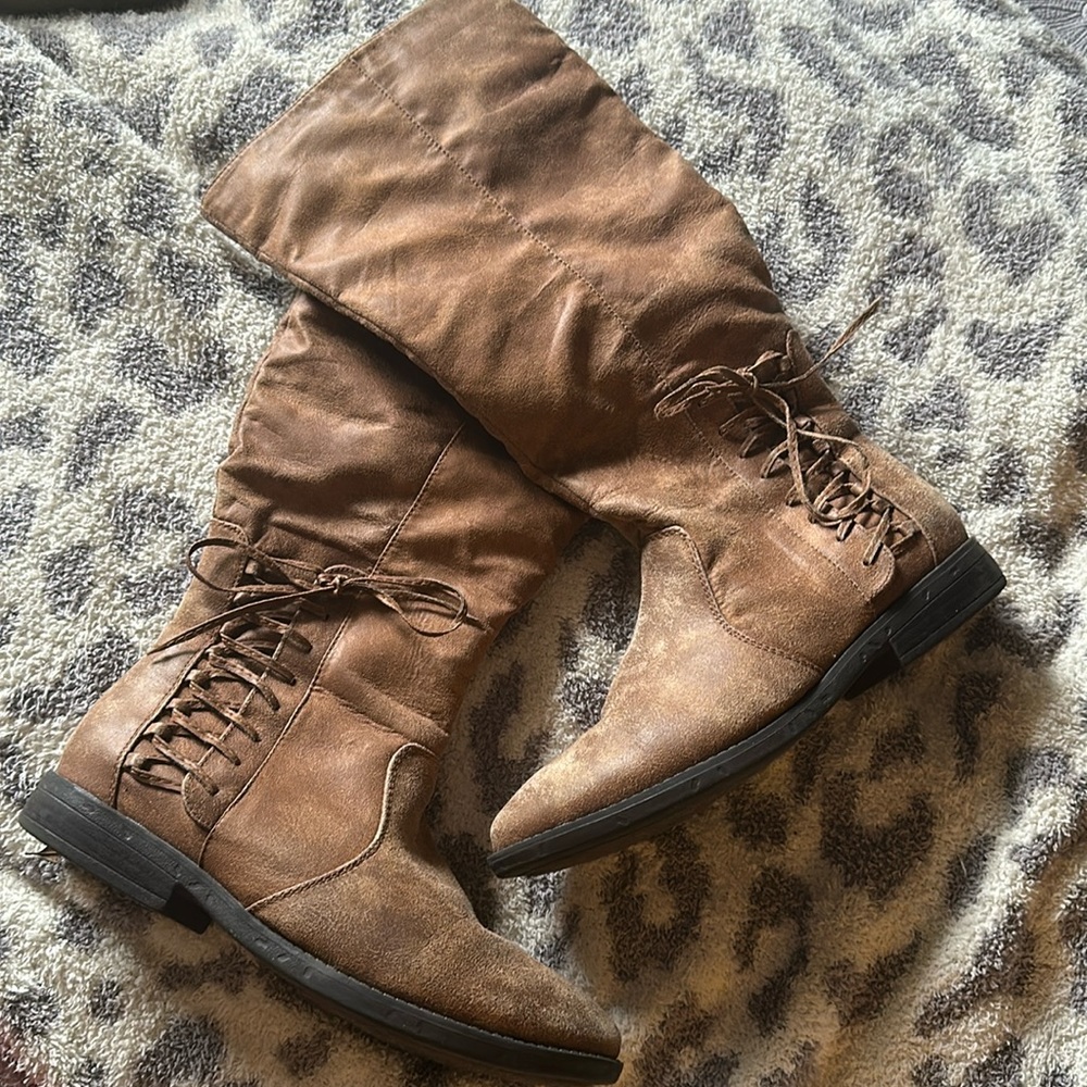 WOMENS RAMPAGE CALF LIGHT WEIGHT BOOTS SIZE 9